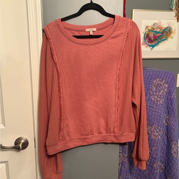 Wonderly Coral Knit Top - Picture 1 of 3